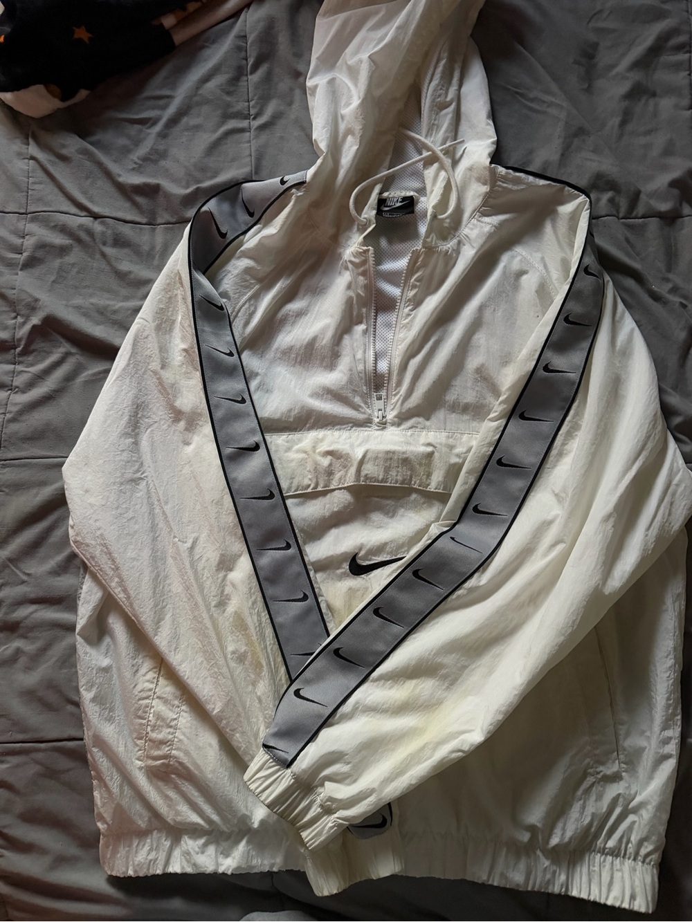 Nike White Hooded Windbreaker with Grey Swoosh Trim